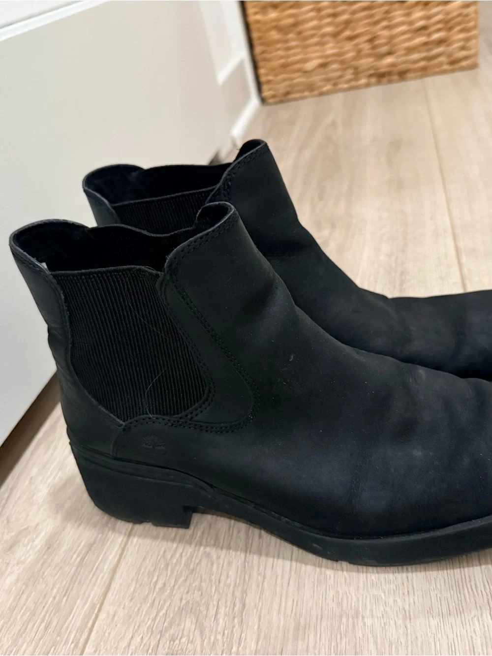 Women’s Black Chelsea Boots - Sleek Slip-On Style